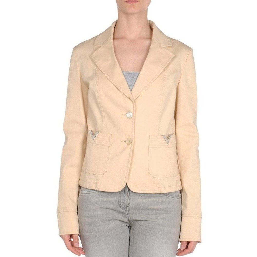 NWT $620 RED (V) Valentino Garavani denim jacket. IT 44 US 6